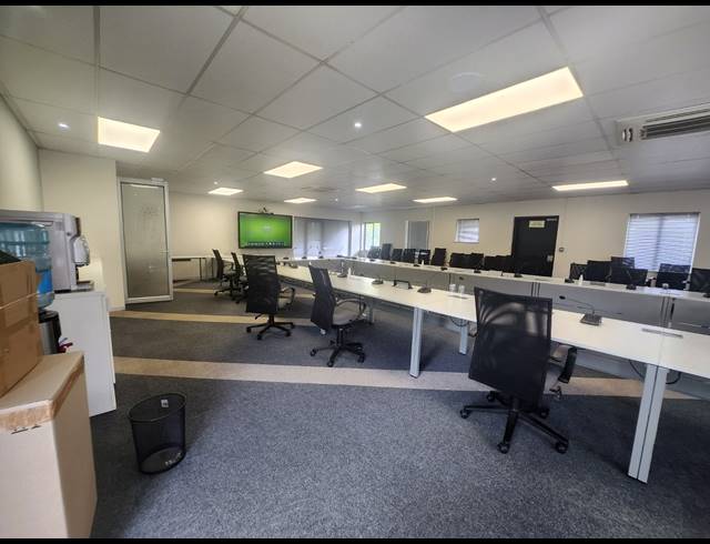 469M² OFFICE TO LET IN VORNA VALLEY